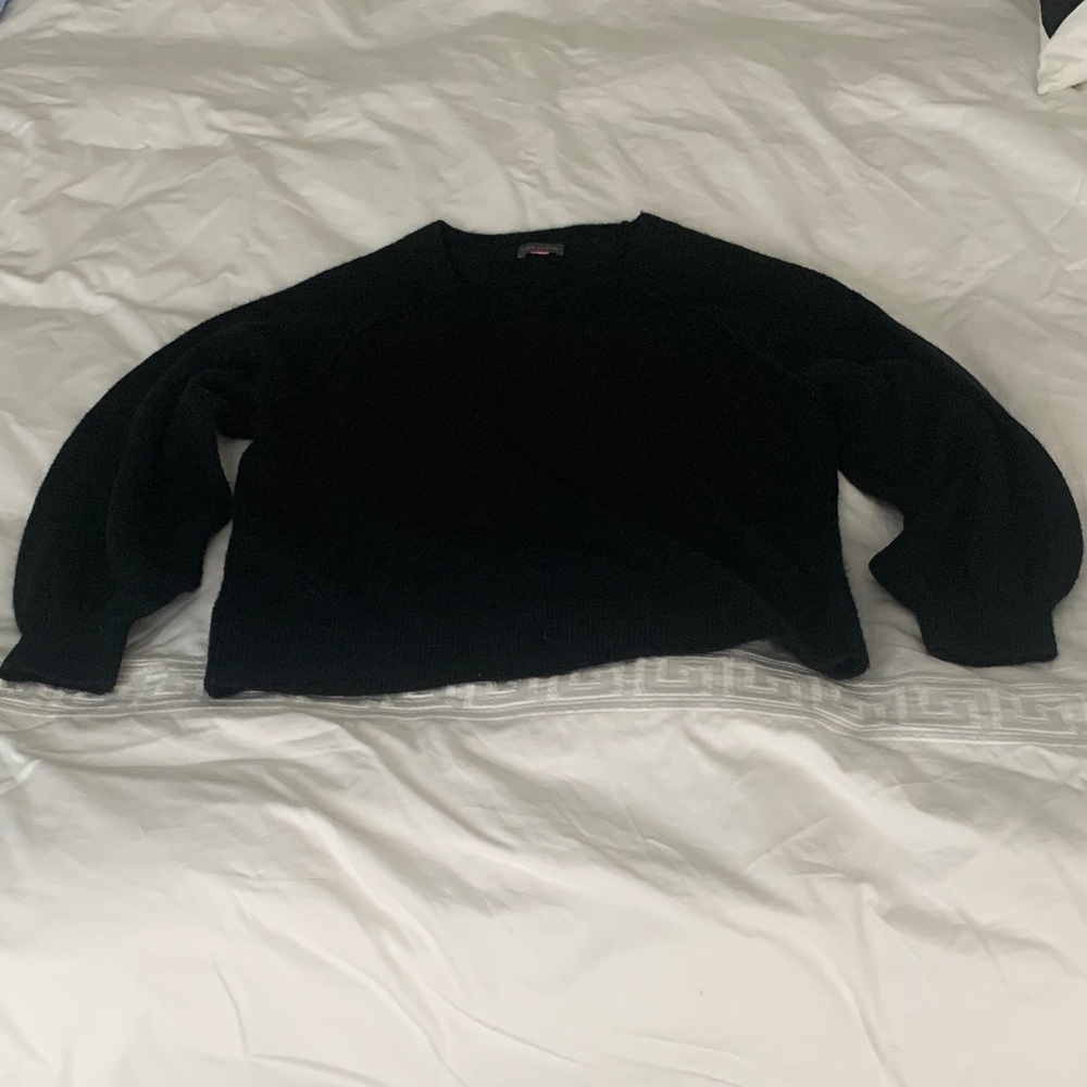 Vince Camuto Elegant Black Crew Neck Sweater